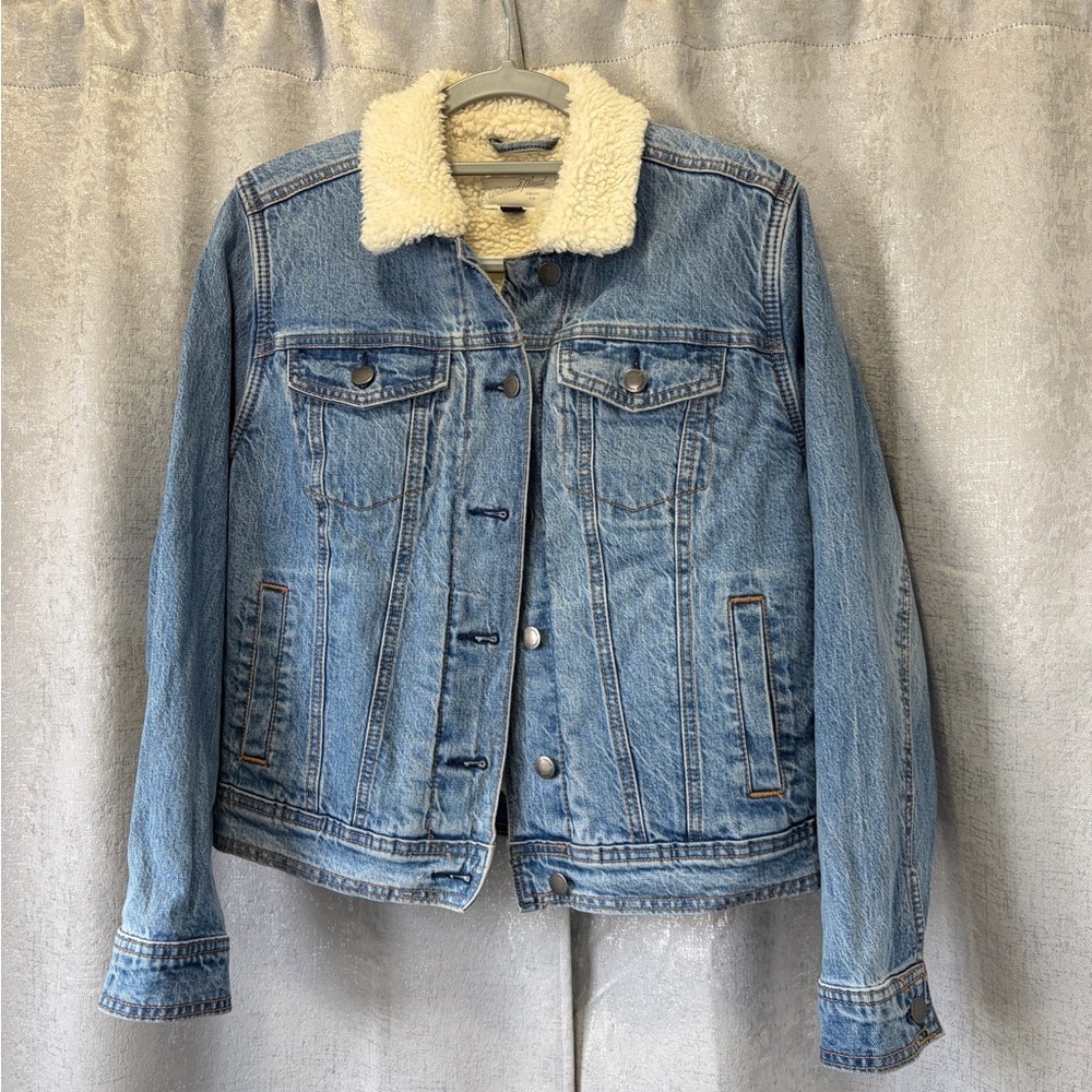 Universal Thread Cream Sherpa‎ denim Jean Jacket Sz small